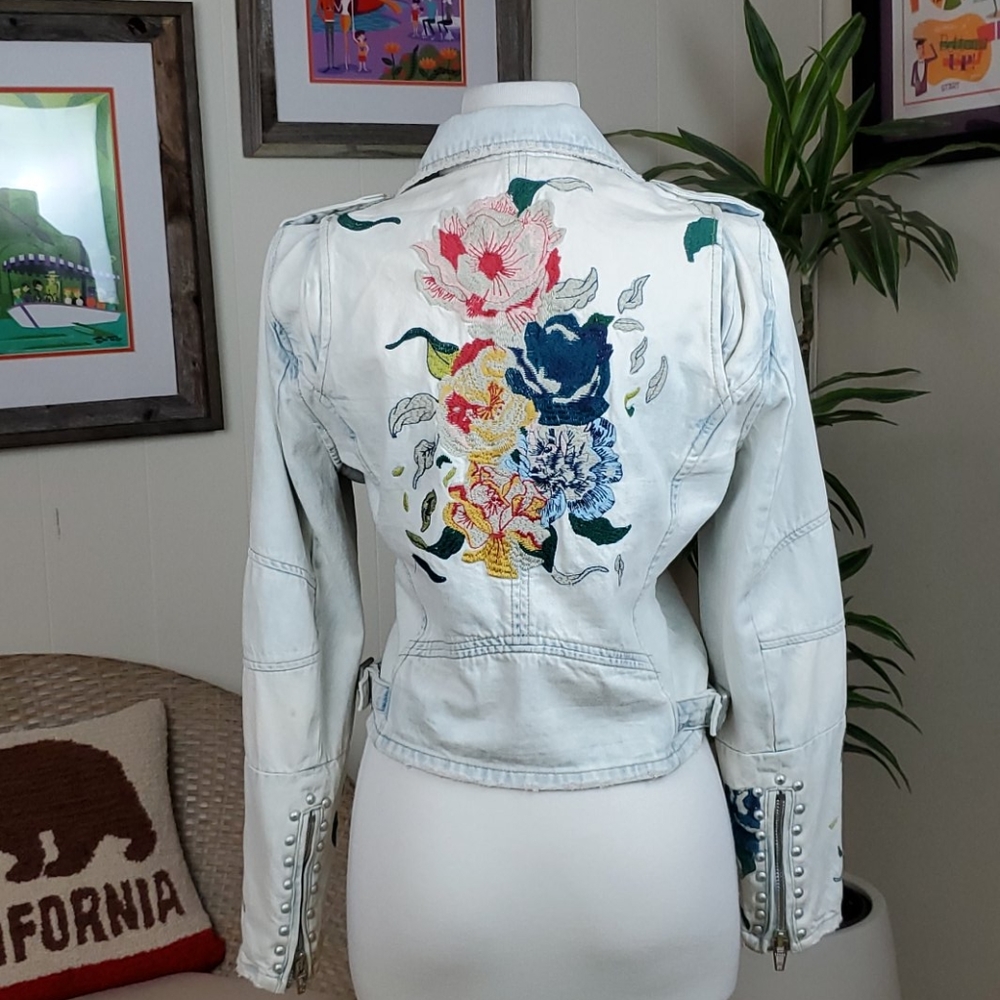 Blank NYC embroidered studded jean jacket sz M
